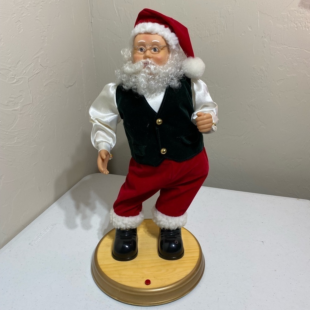 Musical Dancing Hip Swinging Santa Christmas North Pole Prod Gemmy.